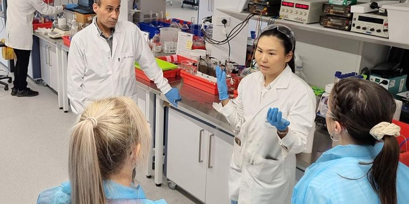 namuun-lab-800x400.jpg (148 KB)